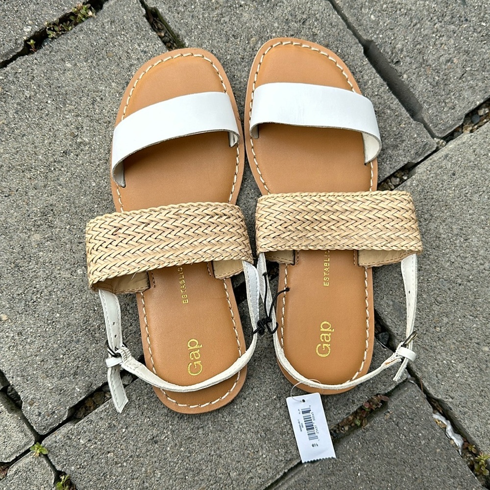 Gap Nude/white woven sandals
